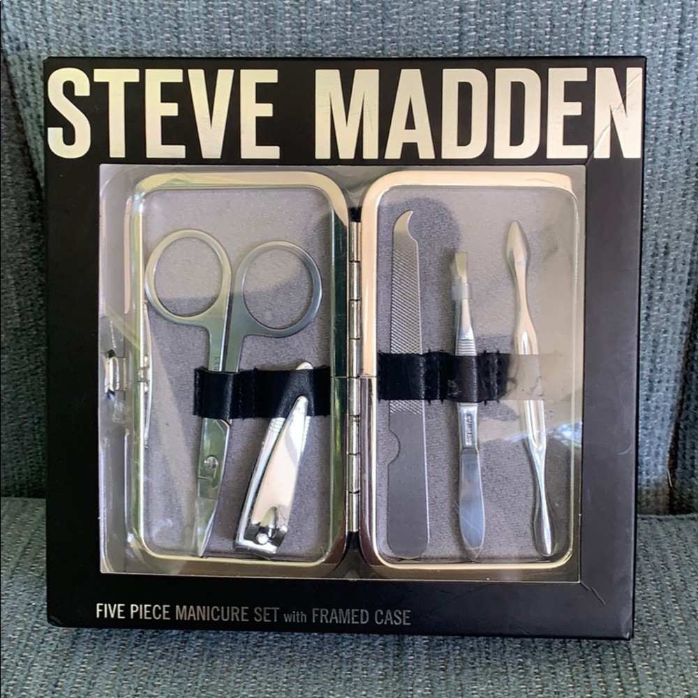 Steve Madden Five Piece Manicure Set With Case